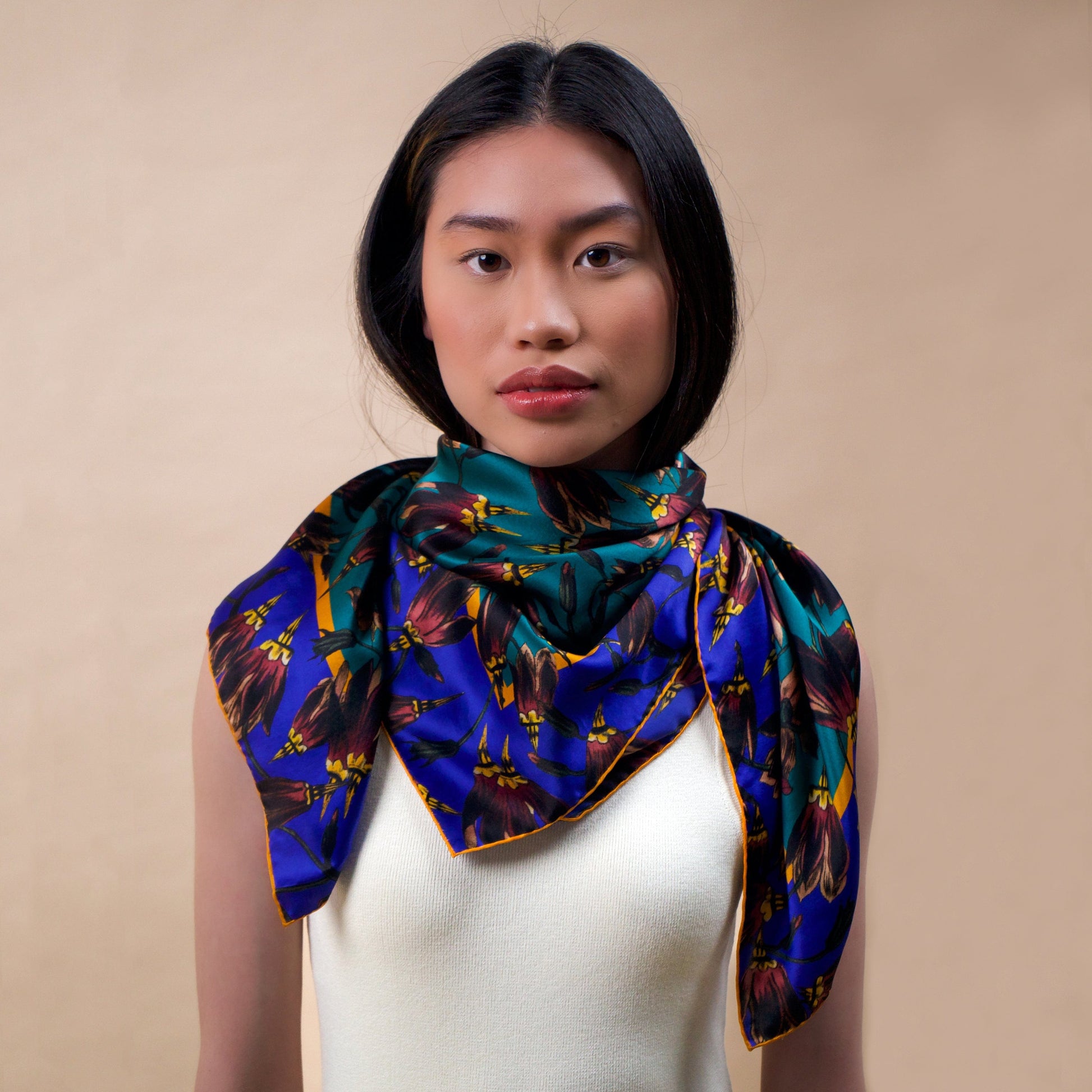Pasque Print Silk Satin Scarf Green – BAPTISTE